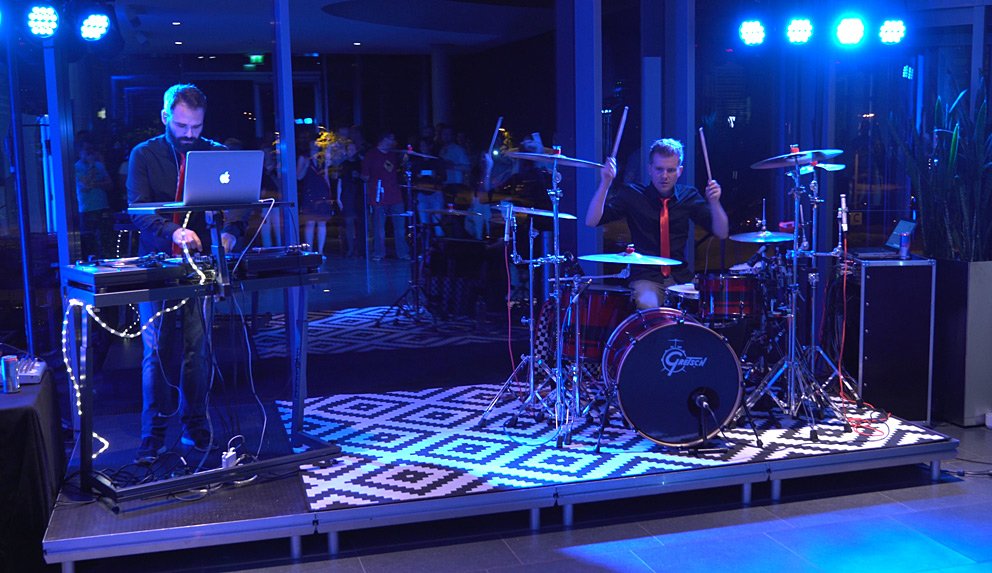 With beats from the turntables and the drums, Ben&Hitch kept the cheerful SMA employees entertained even after midnight. With beats from the turntables and the drums, Ben&Hitch kept the cheerful SMA employees entertained even after midnight.